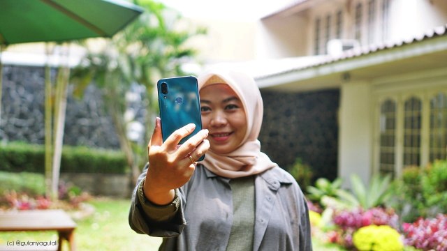 Smartphone Notch Pertama Advan