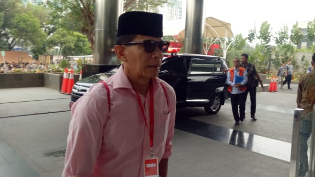 Anggota BPK, Rizal Djalil, memenuhi panggilan sebagai tersangka kasus suap proyek air minum.  Foto: Aprilandika Pratama/kumparan 