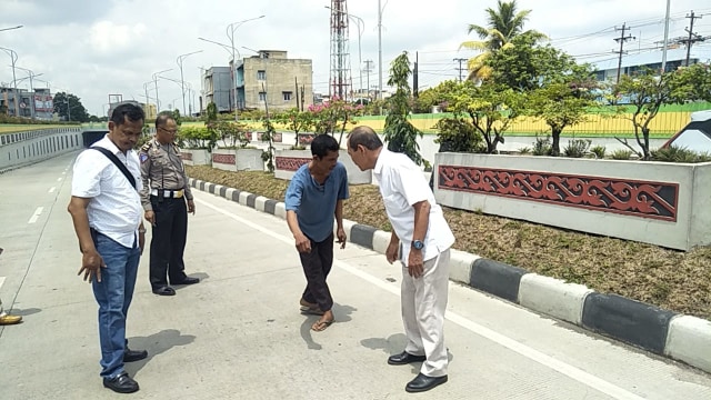 Polisi Olah TKP di Lokasi Tewasnya Aktivis HAM Golfrid Siregar Foto: Istimewa