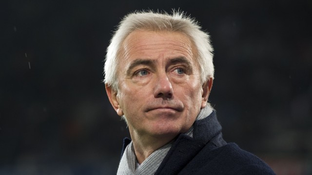 Bert van Marwijk, pelatih Timnas Uni Emirat Arab. Foto: JOHN MACDOUGALL / AFP