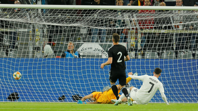 Gol dari Kai Havertz. Foto: REUTERS/Leon Kuegeler