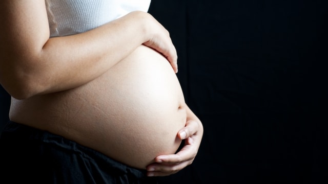 Pertolongan Pertama untuk Ibu Hamil dengan Komplikasi Prolaps Tali Pusat. Foto: Shutterstock