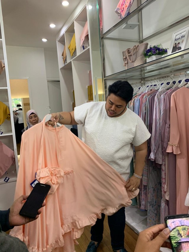 Koleksi busana muslim dari Ivan Gunawan Foto: Dok Mandjha Hijab