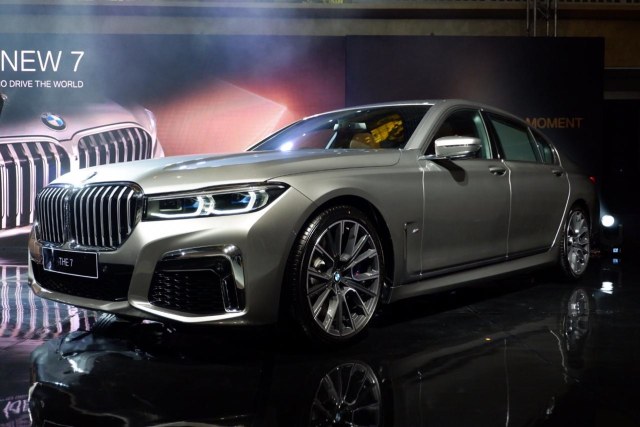 BMW Seri 7 terbaru. Foto: Aditya Pratama Niagara / kumparan