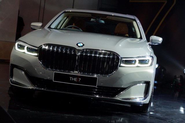 BMW Seri 7 terbaru. Foto: Aditya Pratama Niagara / kumparan