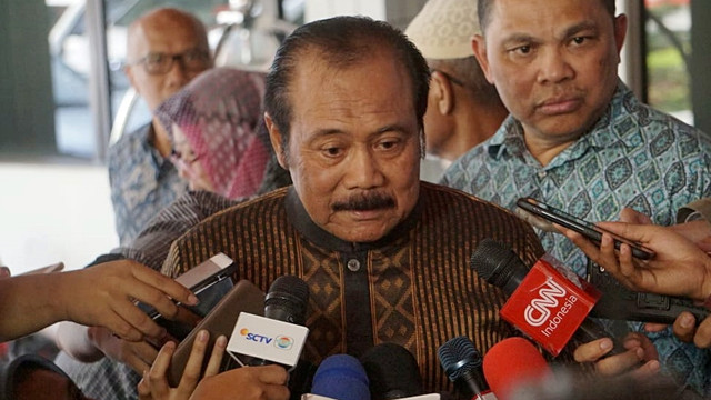 Mantan KSAD, Subagyo Hadi Siswoyo usai menjenguk Wiranto di RSPAD Gatot Subroto, Jumat (11/10/2019). Foto: Jamal Ramadhan/kumparan