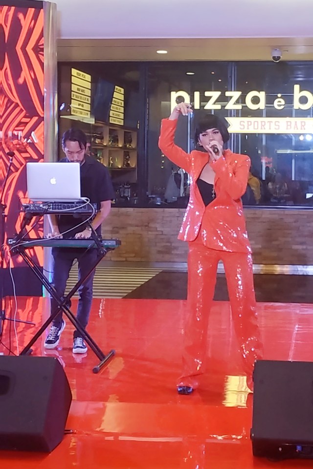 Penampilan Kallula. Foto: Alexander Vito/kumparan