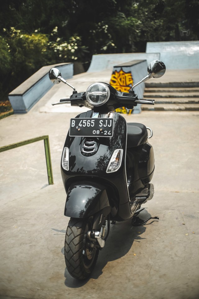 Tampilan depan Vespa LX 125. Foto: Bangkit Jaya Putra/kumparan