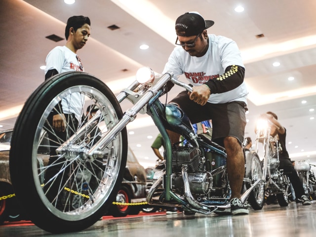 Owner sedang bersiap untuk proses penialian oleh juri di Kustomfest 2019. Foto: Bangkit Jaya Putra/kumparan