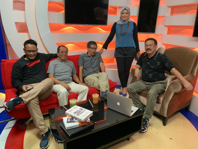 Ilham Bintang bersama Rocky Gerung. Foto: Dok. Ilham Bintang