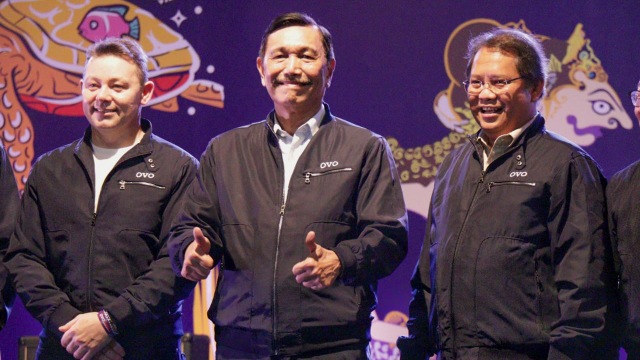 Menko Kemaritiman Luhut Pandjaitan (tengah) di Acara Ulang Tahun ke-2 OVO. Foto: Dok. Kemenko Kemaritiman