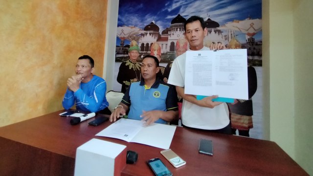 Konferensi pers Kantor Wilayah Kementerian Hukum dan HAM Aceh terkait pemberhentian sementara oknum sipir Lapas Kelas II B Langsa. Foto: Zuhri Noviandi/kumparan