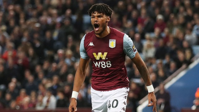 Bek Aston Villa, Tyrone Mings. Foto: Action Images via Reuters/Carl Recine
