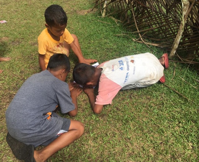 Ramdani dan Julfikar: Siswa Madrassah Ibtidaiyah (14/10) Dok : Lentera Maluku