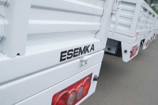 Bagian belakang mobil Esemka tipe Bima 1.3 di Lapangan Apel Bhinneka Tunggal Ika, Kementerian Pertahanan, Jakarta. Foto: Helmi Afandi Abdullah/kumparan 