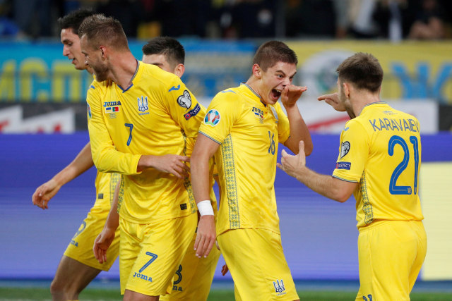 Selebrasi Timnas Ukraina saat Kualifikasi Euro 2020. Foto: REUTERS/Valentyn Ogirenko