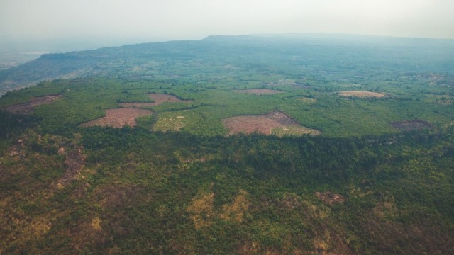 Tampilan udara penemuan Ibu Kota Kekaisaran Khmer di Kamboja. Foto: Archaeology Development Foundation