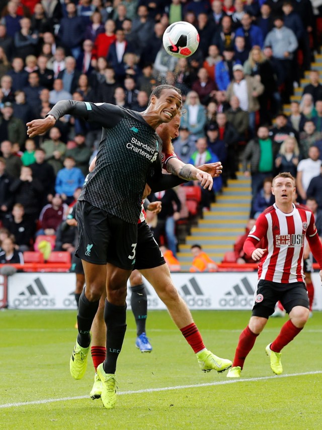 Bek tengah Liverpool, Joel Matip.  Foto: REUTERS/Phil Noble