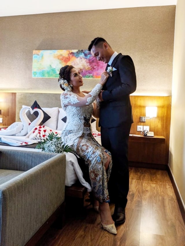 Emma Warokka menikah dengan Bagoes Soeharto.
Foto: Instagram/@emmawarokkaofficial