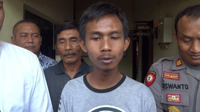 Ahmad Azzam pengunggah video kucing yang dicekoki air dan viral di insta story