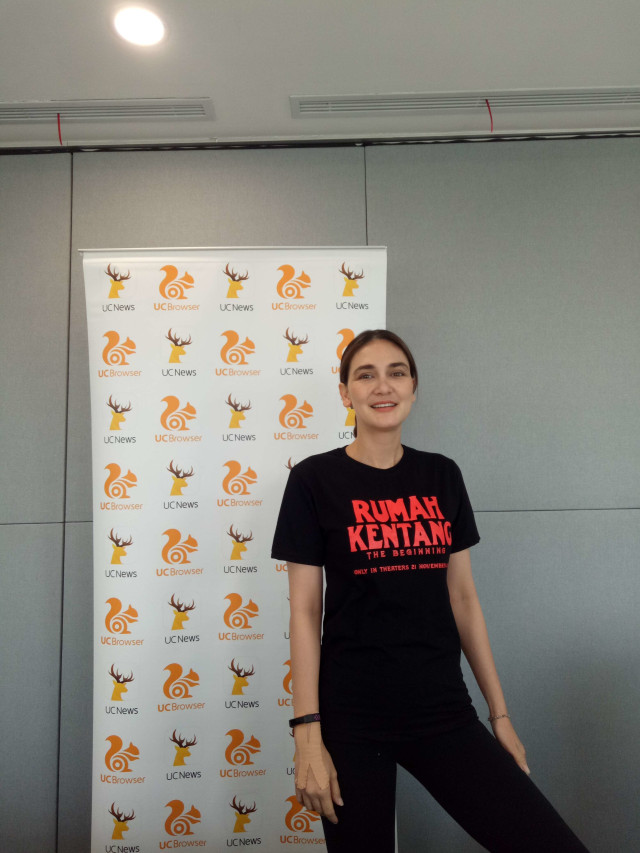 Luna Maya dan para personel film 'Rumah Kentang: The Beginning' ditemui di UC Office, Gatot Subroto, Jakarta Selatan, Jumat (18/10). Foto: DN Mustika Sari/kumparan