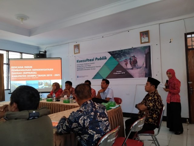 Kegiatan konsultasi publik RIPPARDA Dompu. Foto: Ilyas Yasin/Info Dompu