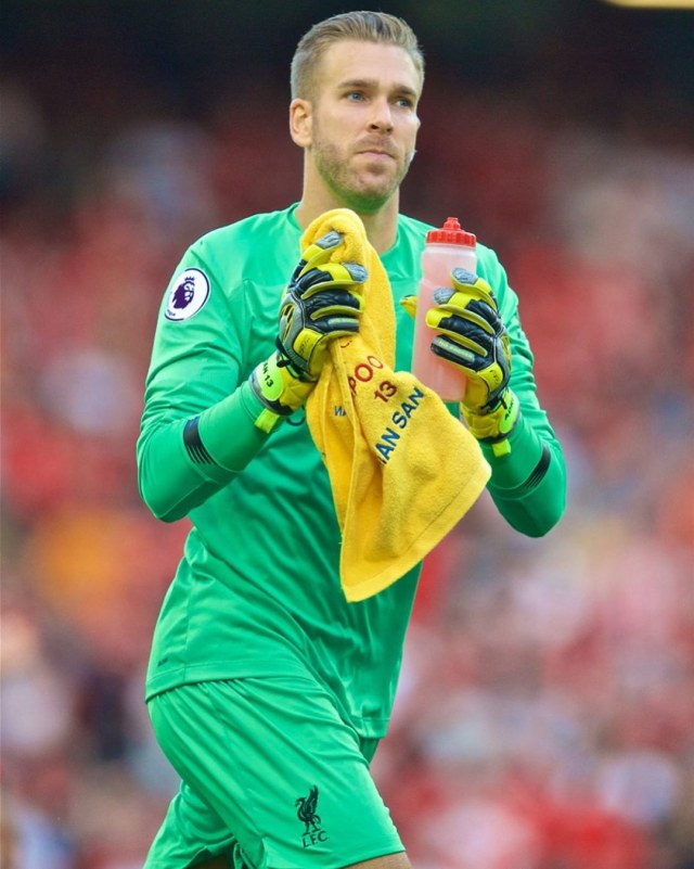 Kiper Liverpool, Adrian San Miguel. Foto: Instagram - @adr13nsanmiguel