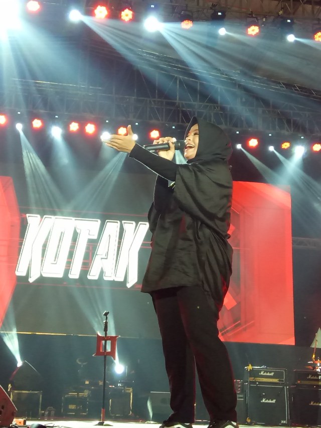 Penampilan grup band Kotak tampil di konser 'Musik Untuk Republik' Foto: Aria Pradana/kumparan