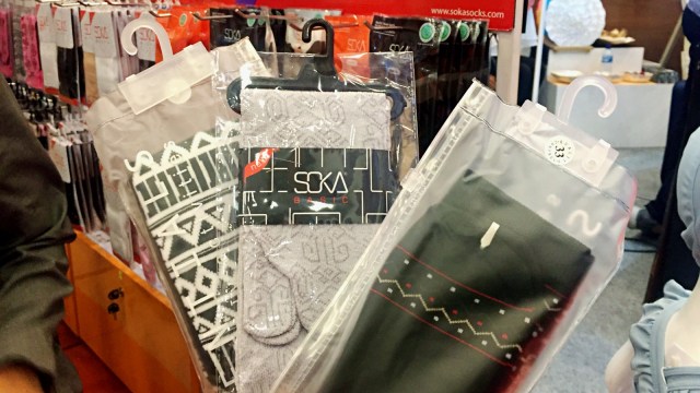 Kaos kaki berlabel halal milik Soka Citra Nusantara. Foto: Elsa Olivia Karina/kumparan