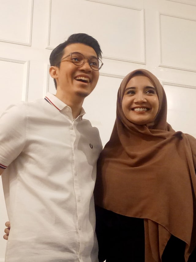 Zaskia Sungkar dan Irwansyah di kawasan Bangka, Jakarta Selatan, Sabtu (19/10/2019).
 Foto: DN.  Mustika Sari/kumparan