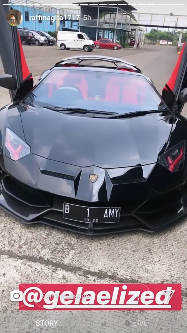 Mobil Raffi Ahmad. Foto: Instagram/@raffinagita1717