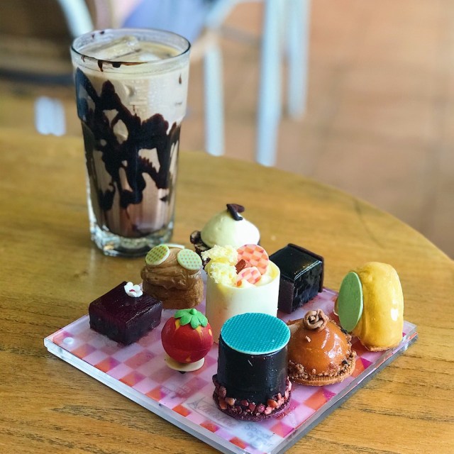 Aneka dessert Social Affair untuk JDW. Foto: Toshiko/kumparan