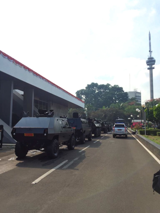 Suasana pengamanan di dalam kompleks parlemen jelang pelantikan Jokowi-Ma'ruf Amin. Foto: Paulina Herasmaranindar/kumparan