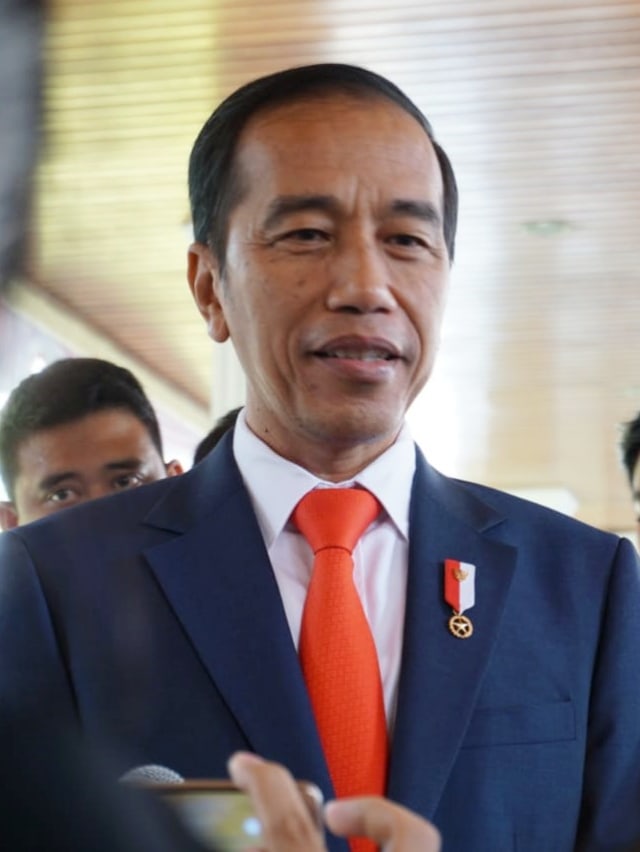 Presiden Joko Widodo bersama keluarga bersiap menuju tempat pelantikan presiden dan wakil presiden di Kompleks Parlemen, Senayan, Jakarta, Kamis (20/10).  Foto: Fahrian Saleh/kumparan 