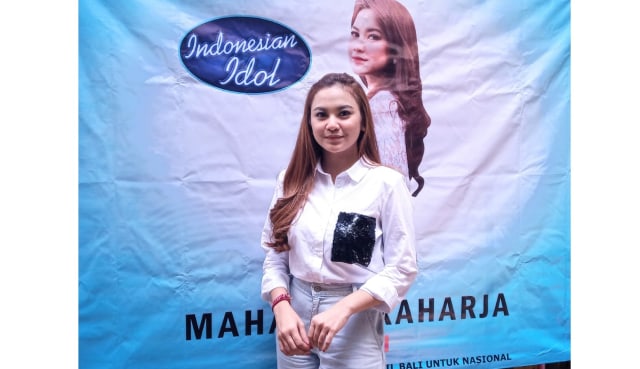 Ni Luh Ketut Mahalini Ayu Raharja, mahasiswi kedokteran gigi  yang kini masuk di 23 besar Indonesian Idol (kanalbali/KR14)