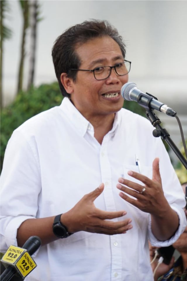 Komisaris Utama Adhi Karya Fadjroel Rahman memberikan keterangan pers usai bertemu Jokowi. Foto: Kevin Kurnianto/kumparan