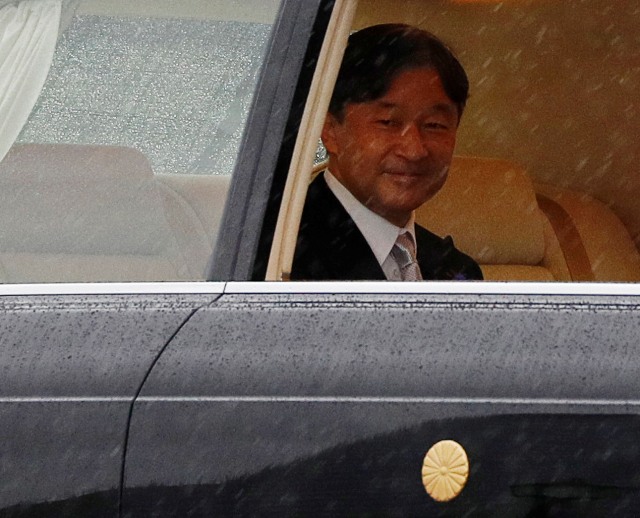 Kaisar Jepang Naruhito tiba di Istana Kekaisaran jelang penobatan, di Tokyo, Senin (22/10/2019). Foto: REUTERS / Edgar Su