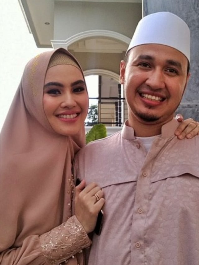 Kartika Putri dan suami Foto: Foto: Maria Gabrielle Putrinda/kumparan
