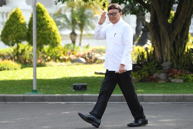 Tjahjo Kumolo saat tiba di Kompleks Istana Kepresidenan, Jakarta. Foto: ANTARA FOTO/Puspa Perwitasari