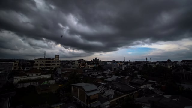 Ilustrasi awan Cumulonimbus Foto: ANTARA FOTO/Rahmad