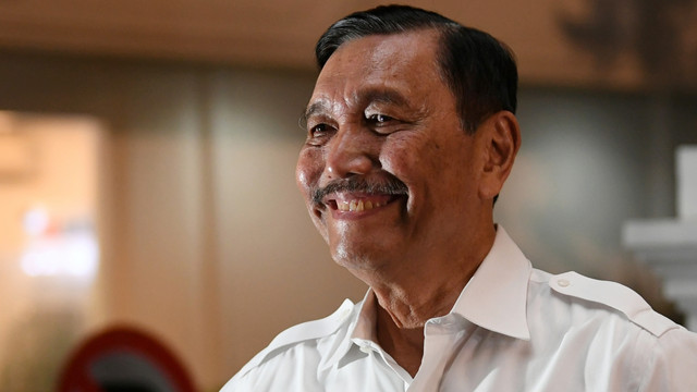 Mantan Menko Maritim Luhut Binsar Pandjaitan tiba di Kompleks Istana Kepresidenan di Jakarta, Selasa (22/10/2019). Foto: ANTARA FOTO/Wahyu Putro A