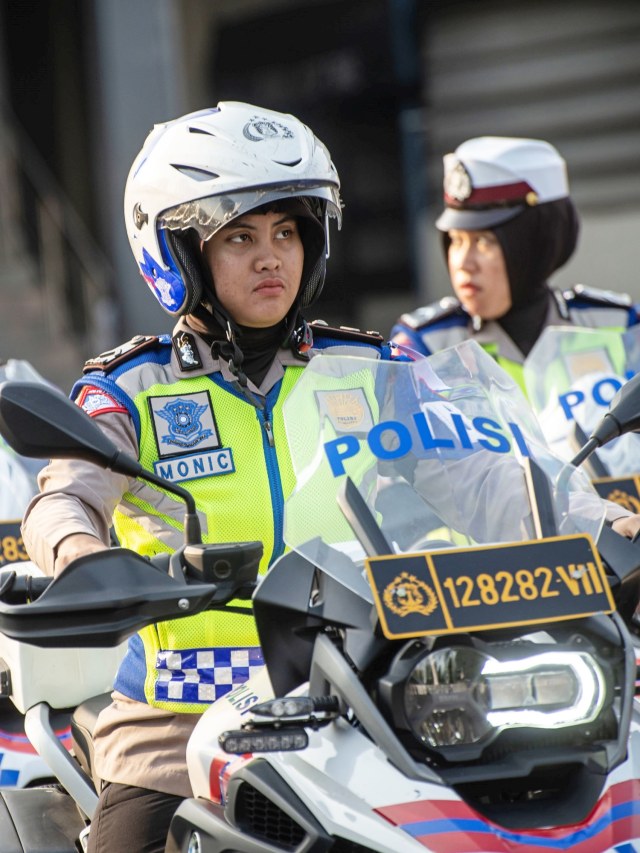 Sejumlah Polisi Lalu Lintas mengikuti Apel Gelar Pasukan Operasi Zebra Jaya 2019 di Lapangan Promoter Dit Lantas Polda Metro Jaya, Jakarta.  Foto: ANTARA FOTO/Aprillio Akbar