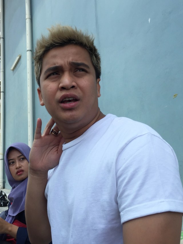 Billy Syahputra di Kawasan Kapten Tendean. 
 Foto:  Sarah Yulianti Purnama/kumparan 