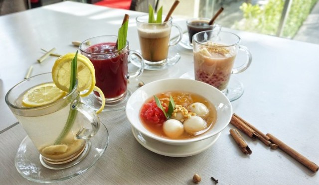 Aneka minuman hangat yang pas di cuaca terik. Foto-foto : Masruroh/Basra