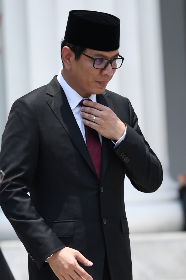 Menteri Pariwisata dan Ekonomi Kreatif Wishnutama di Istana Merdeka, Jakarta.  Foto: ANTARA FOTO/Wahyu Putro A