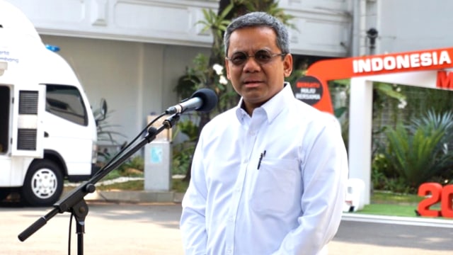 Suahasil Nazara menjawab pertanyaan wartawan saat berada di Kompleks Kepresidenan, Jakarta, Jumat (25/10/2019).
 Foto: Kevin S. Kurnianto/kumparan