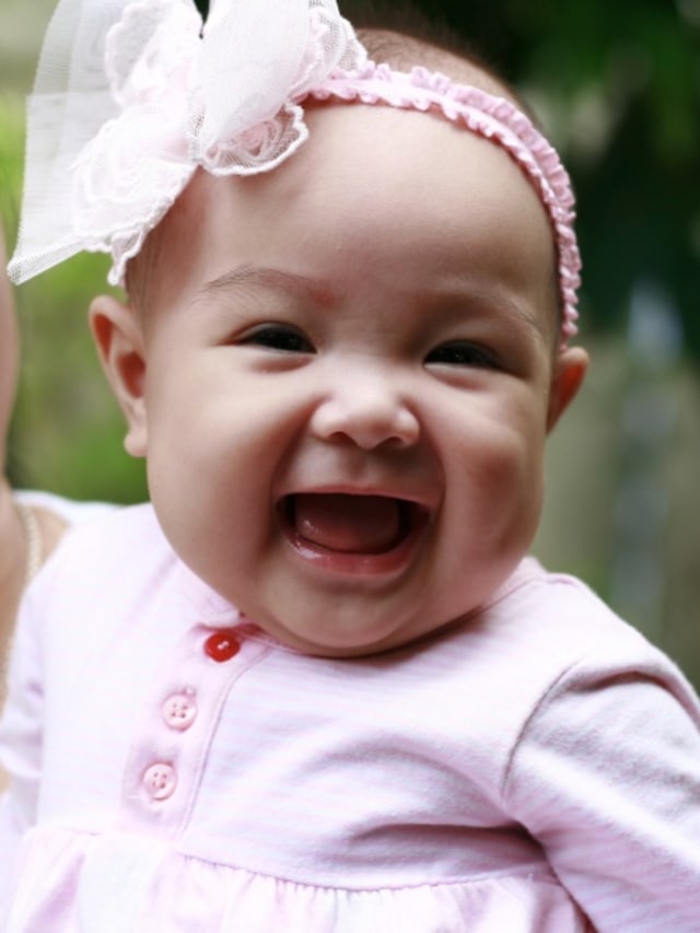 aksesoris rambut yang tidak tepat bisa menyakiti bayi Foto: Shutterstock