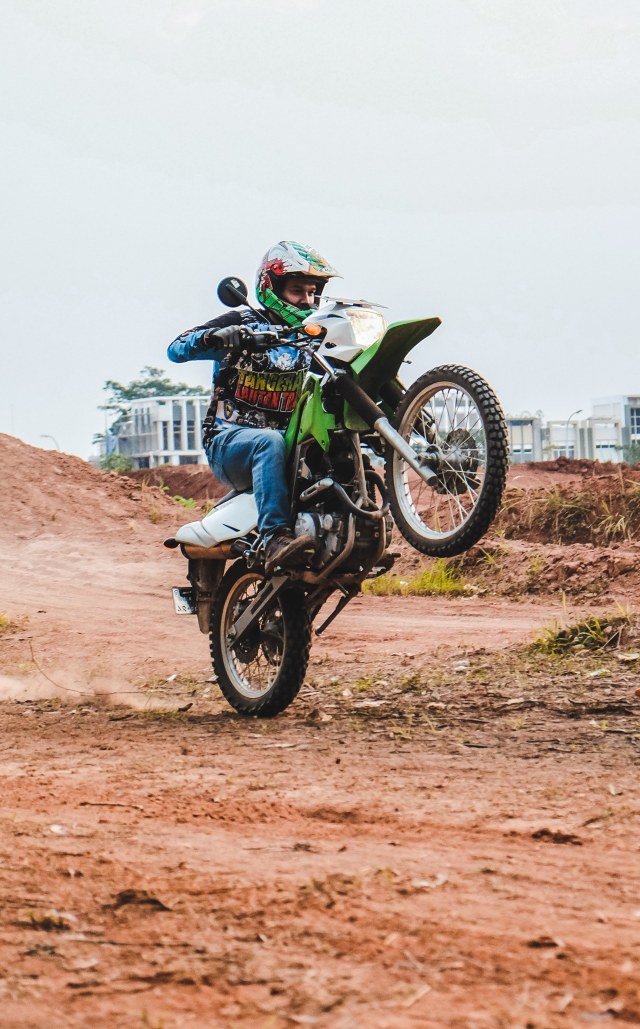 Kawasaki KLX 230. Foto: Bangkit Jaya Putra/kumparan