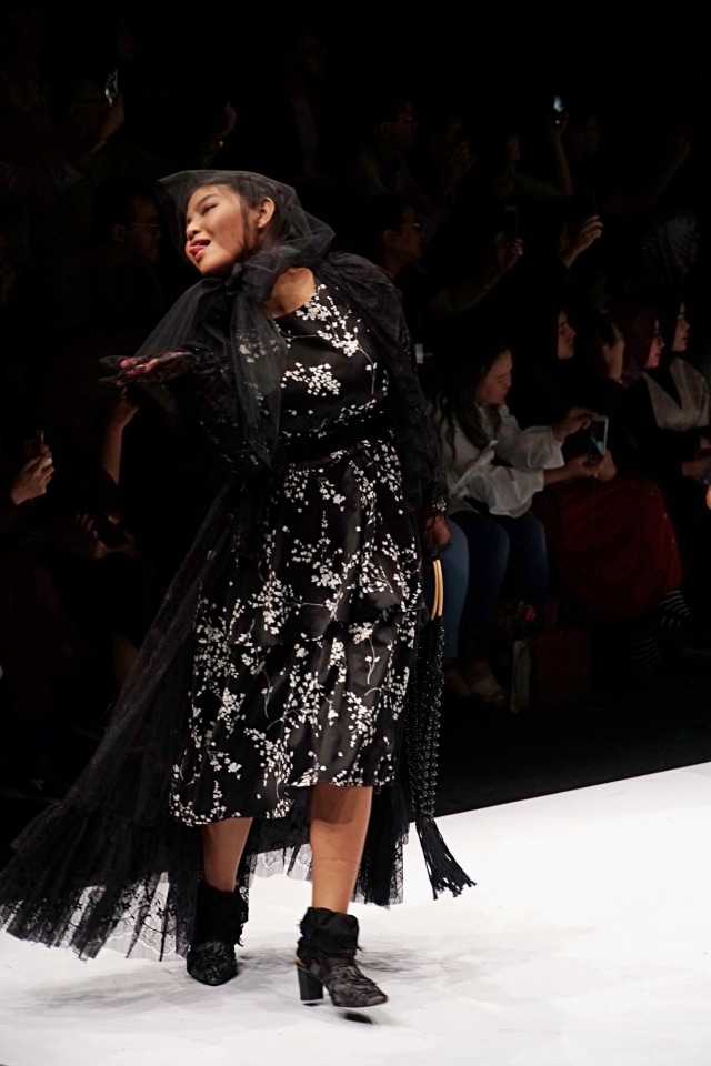 Rosa Meldianti di Jakarta Fashion Week 2020. Foto: Avissa Harness/kumparan