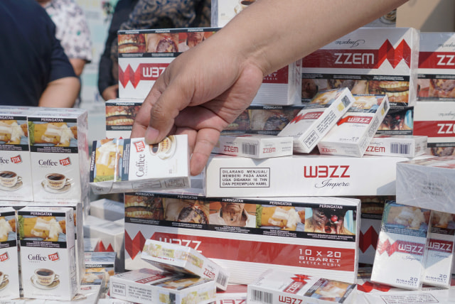 Tumpukan rokok ilegal di Kantor Ditjen Bea Cukai, Jakarta Timur, Oktober 2019. Foto: Helmi Afandi Abdullah/kumparan